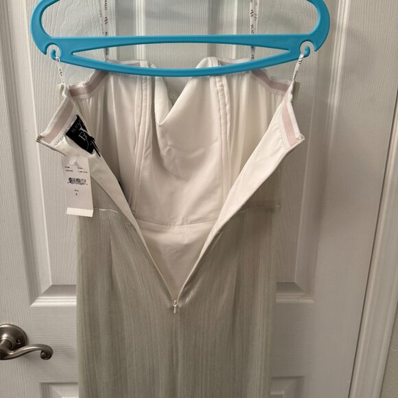 Black Halo Eve Divina Strapless Gown - Luxe Glow/Metallic - 8 - Picture 5 of 11